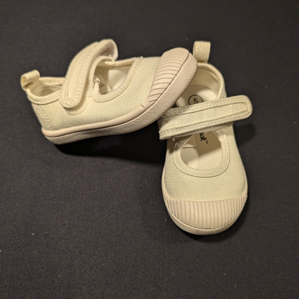 Cat & Jack Canvas Shoes Size 5